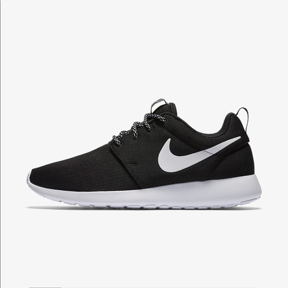 Nike roshe sneakers